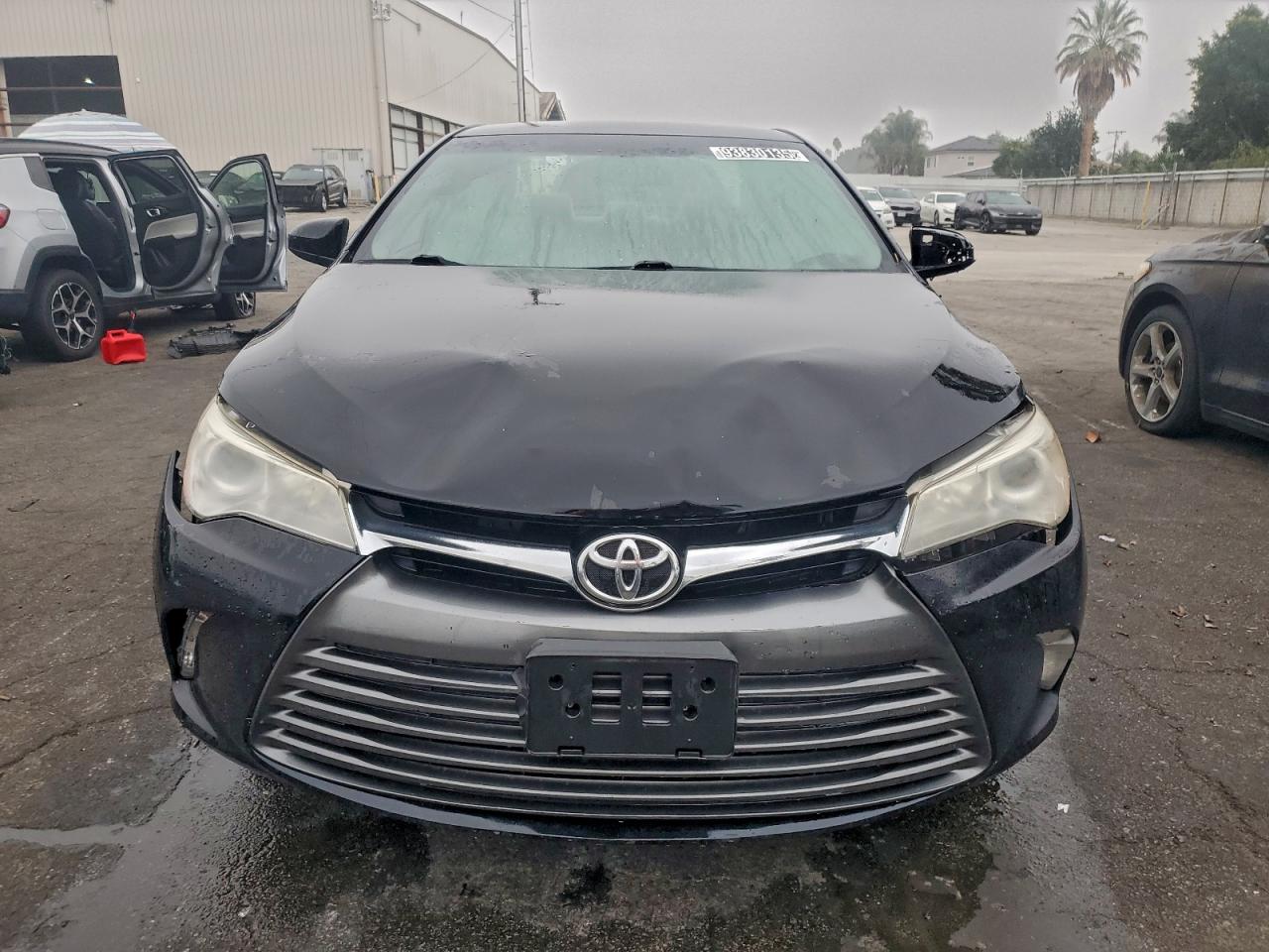 Toyota Camry Le Image 8