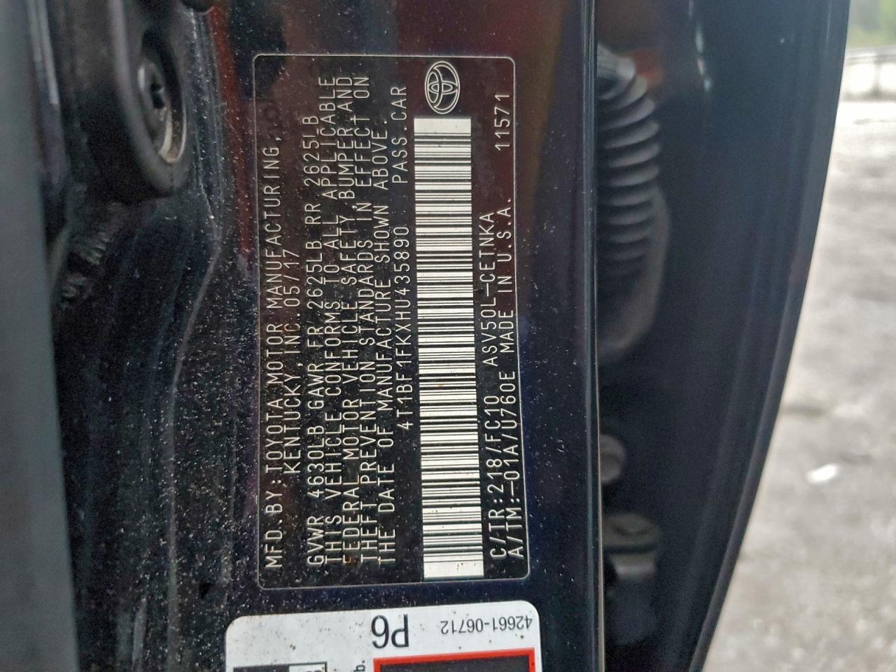 Toyota Camry Le Image 7