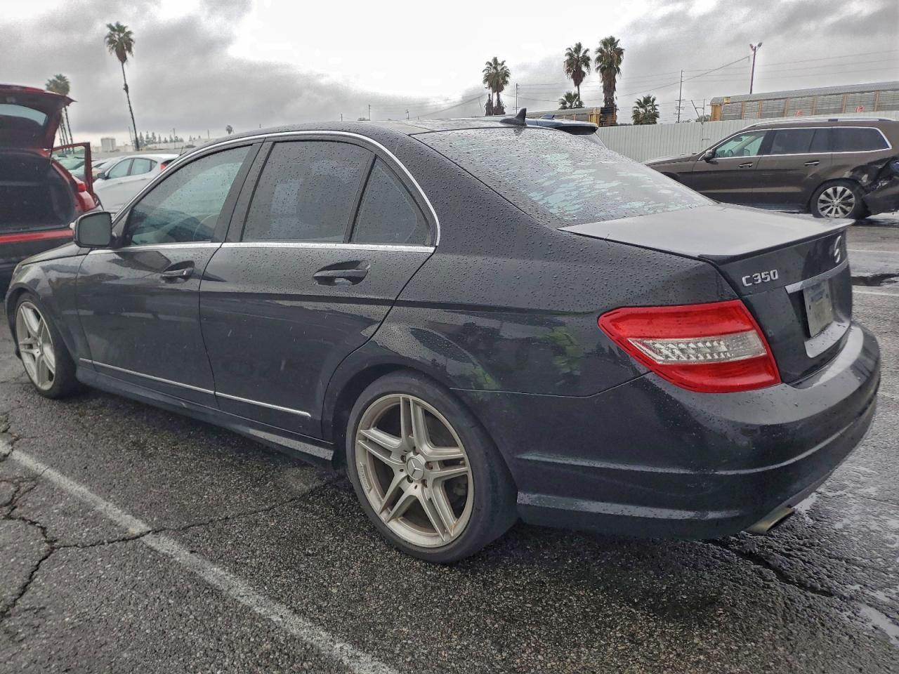 Mercedes-Benz C-Class 350 Image 2