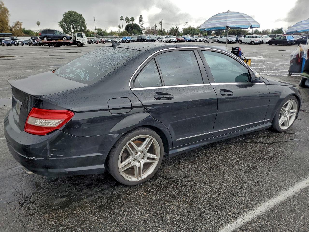 Mercedes-Benz C-Class 350 Image 10