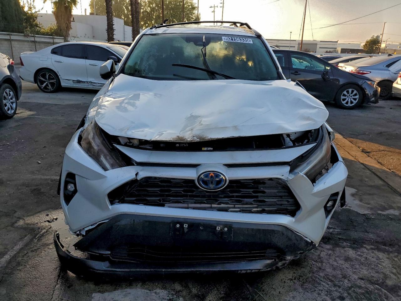 Toyota RAV4 Xle Premium Image 5