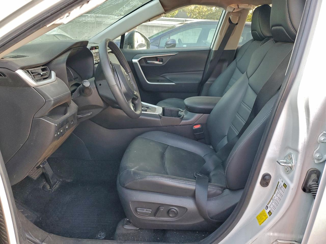 Toyota RAV4 Xle Premium Image 8