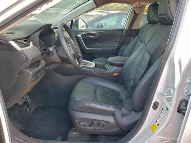 Toyota RAV4 Xle Premium Image 8