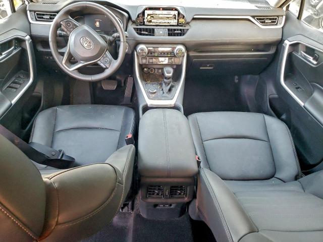 Toyota RAV4 Xle Premium Image 7