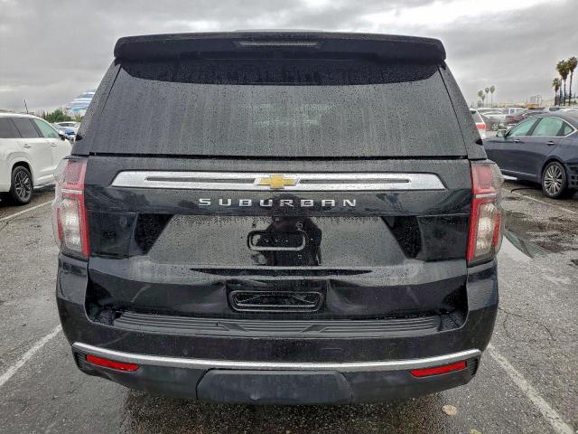 Chevrolet Suburban C1500 Ls Image 3