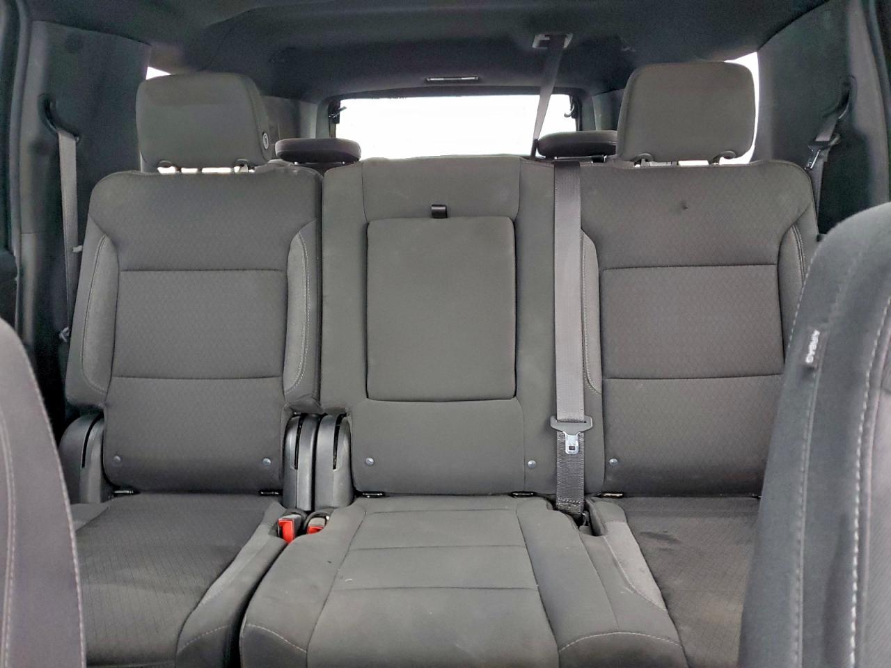 Chevrolet Suburban C1500 Ls Image 5