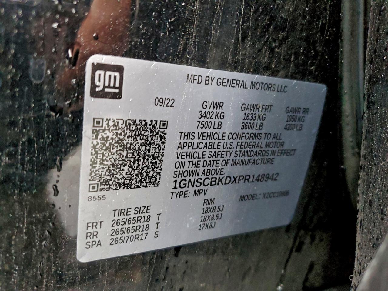 Chevrolet Suburban C1500 Ls Image 10