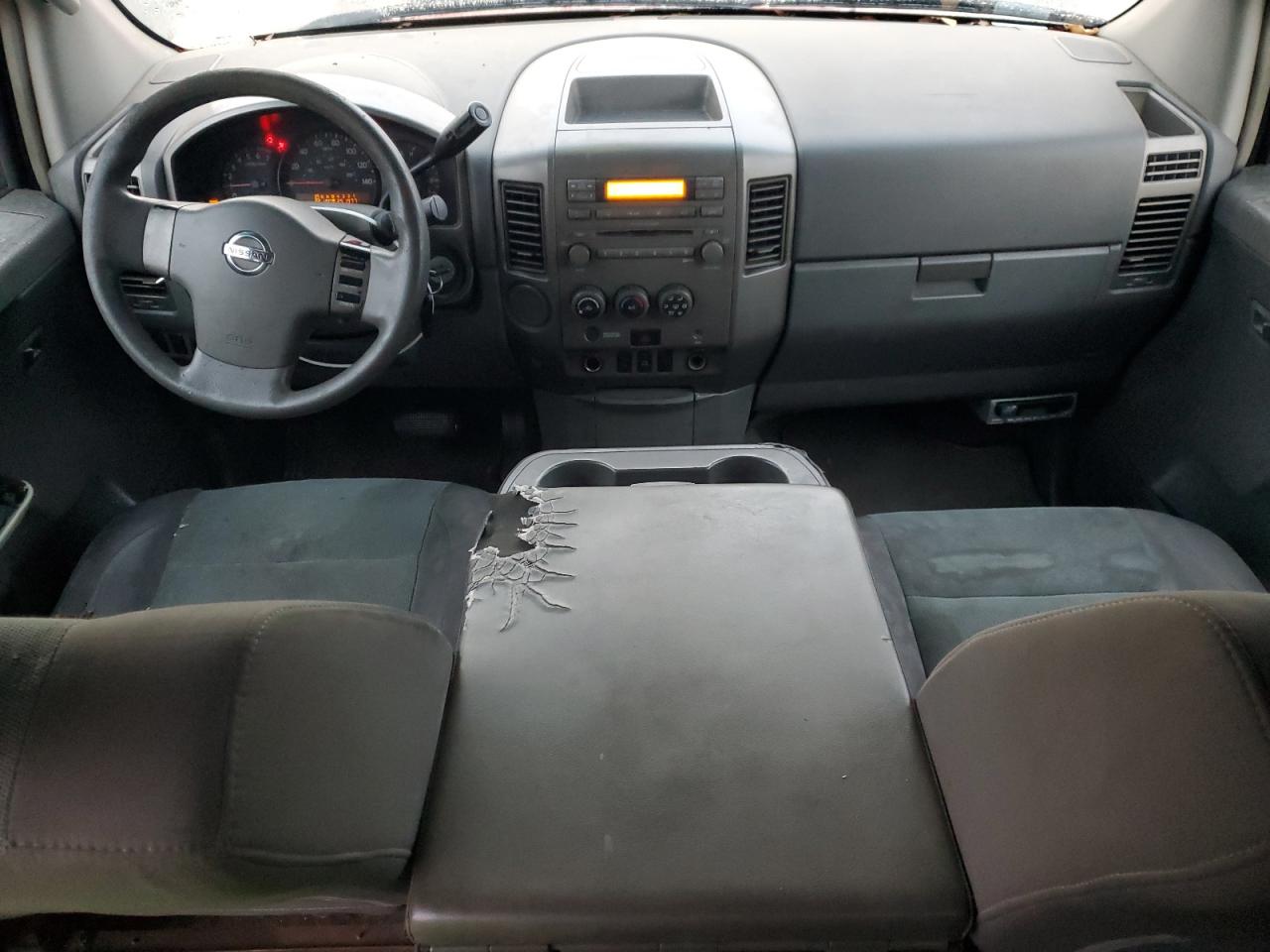 Nissan Titan Xe Image 7