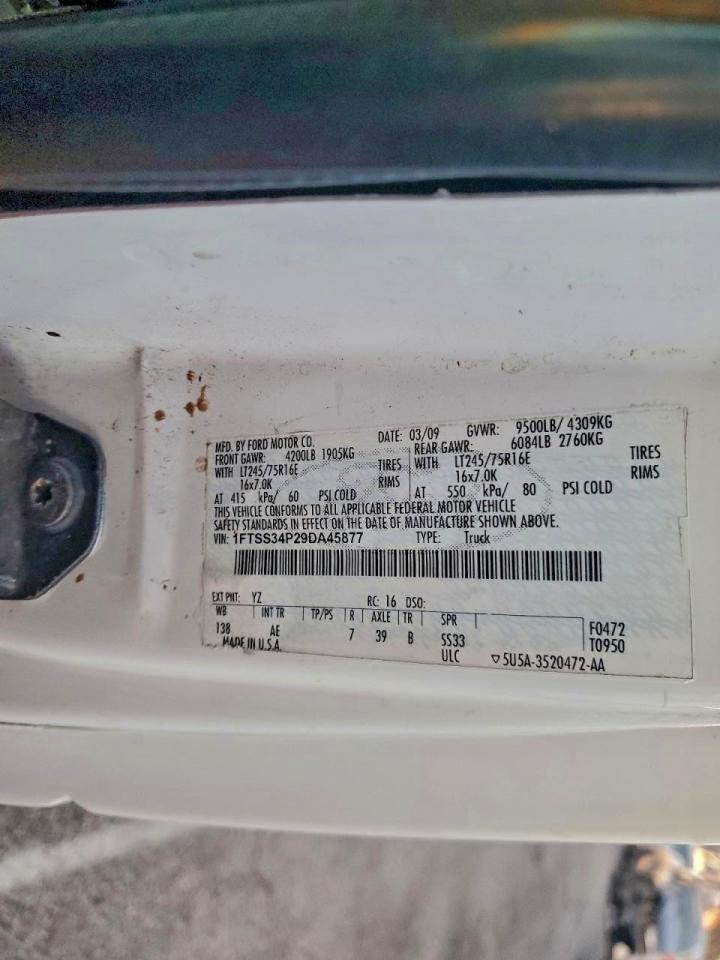 Ford Econoline E350 Super Duty Van Image 2