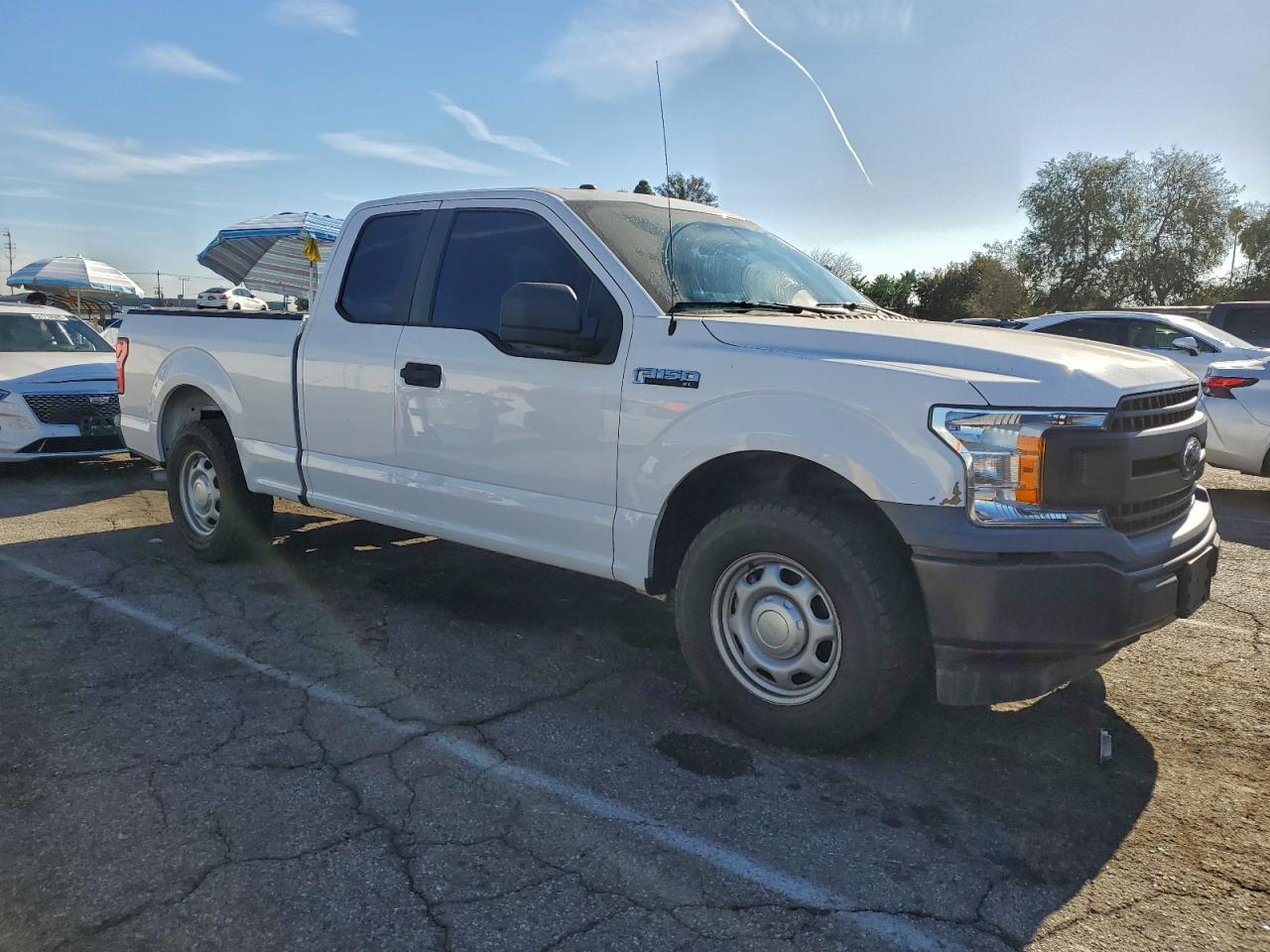 Ford F-150 Super Cab Image 2