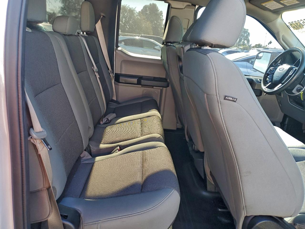 Ford F-150 Super Cab Image 8