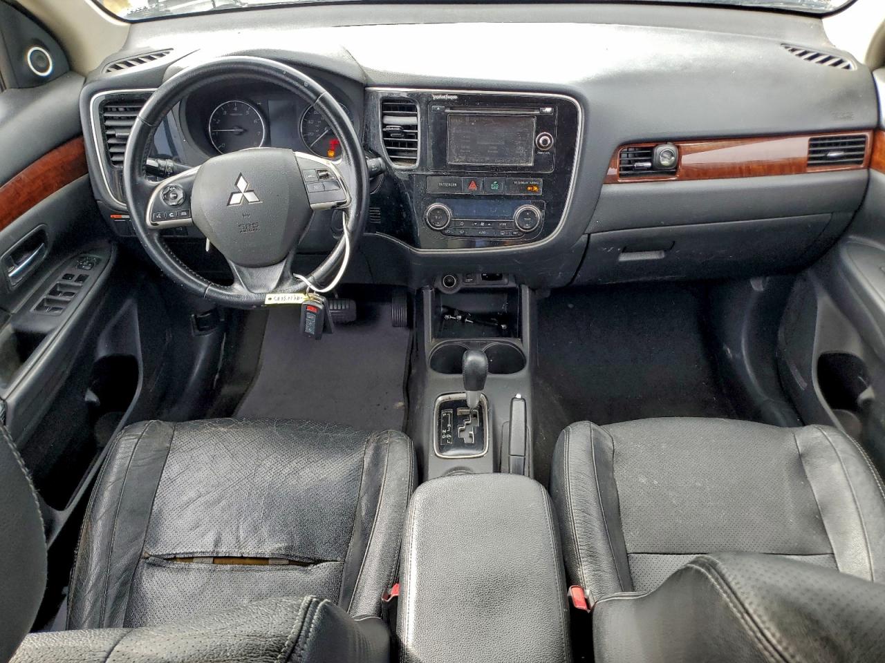 Mitsubishi Outlander Se Image 10