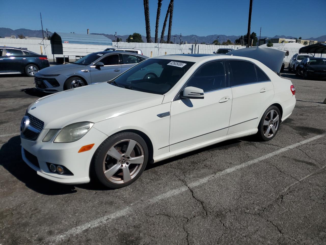 Mercedes-Benz E-Class 350 Image 1