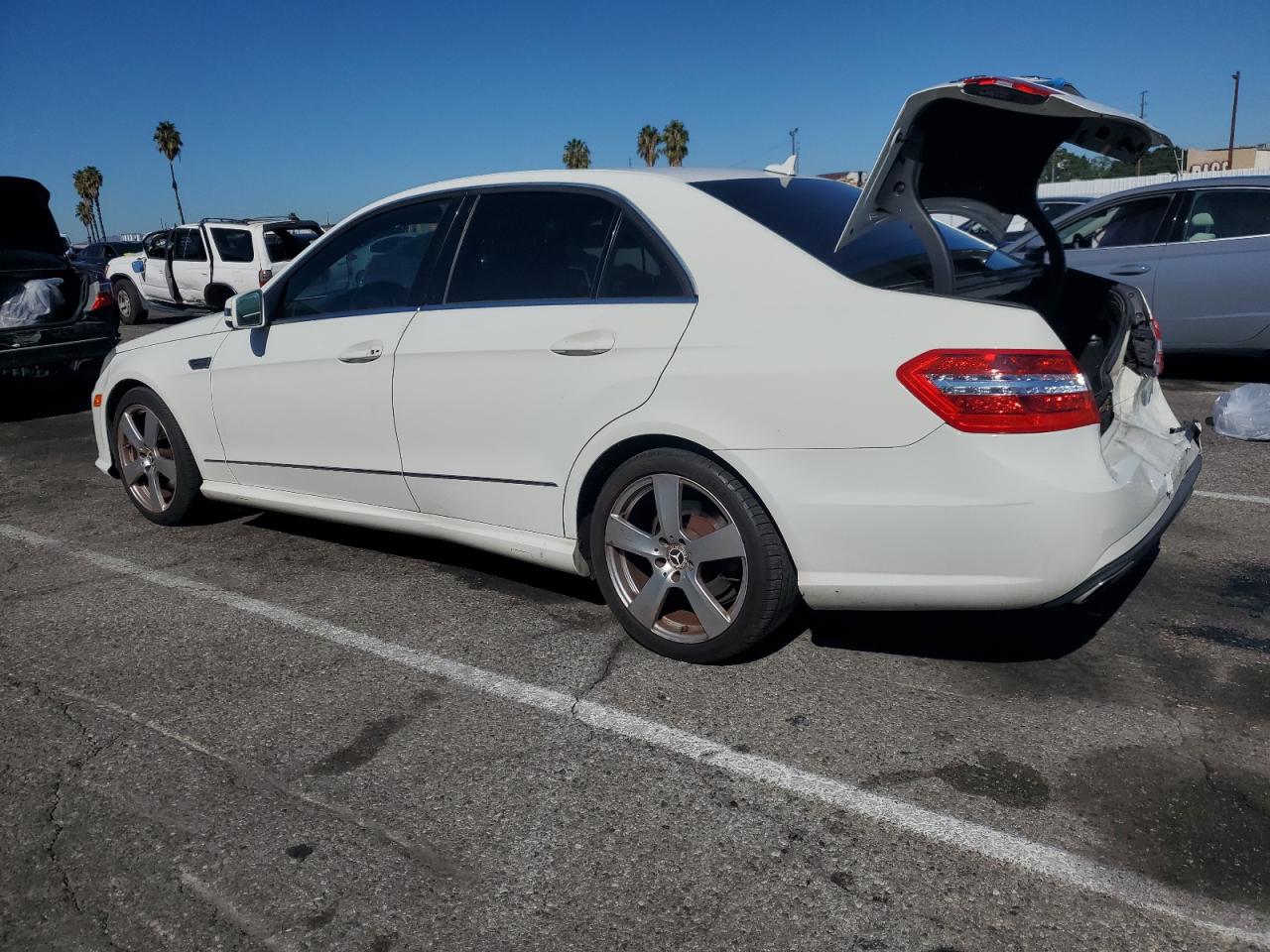 Mercedes-Benz E-Class 350 Image 2