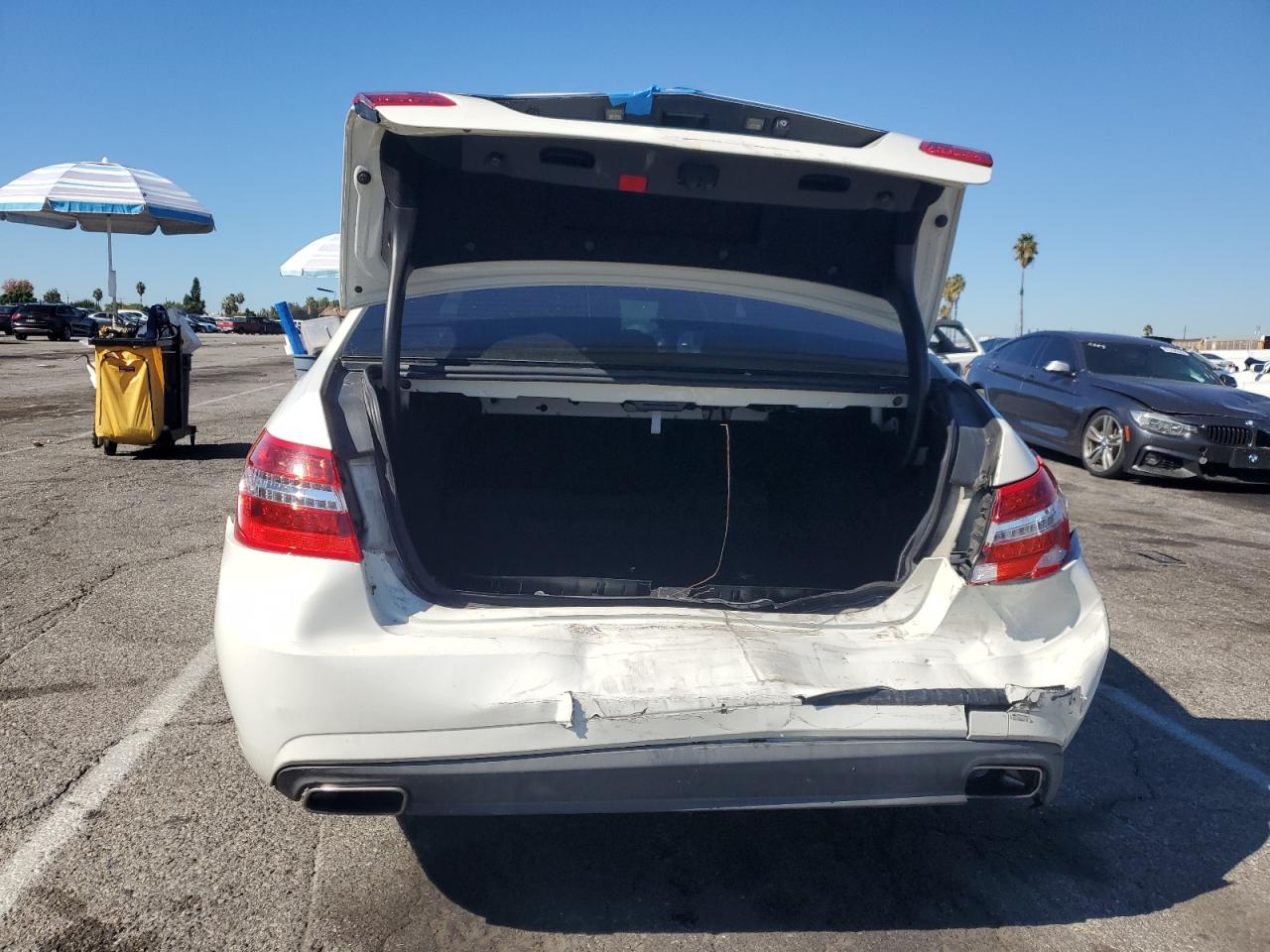 Mercedes-Benz E-Class 350 Image 7