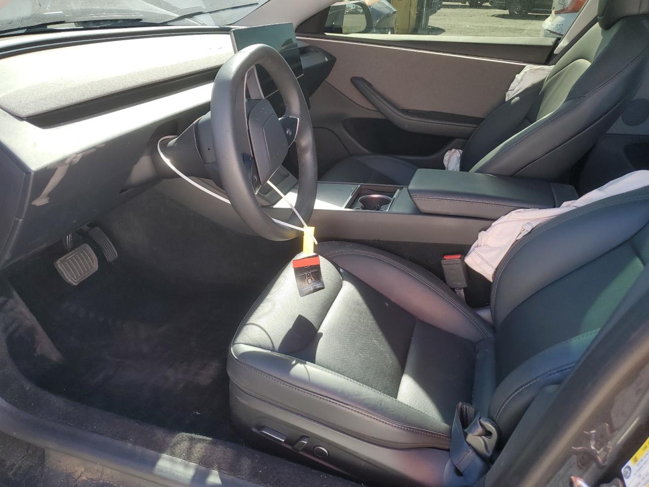 Tesla Model 3 Image 10