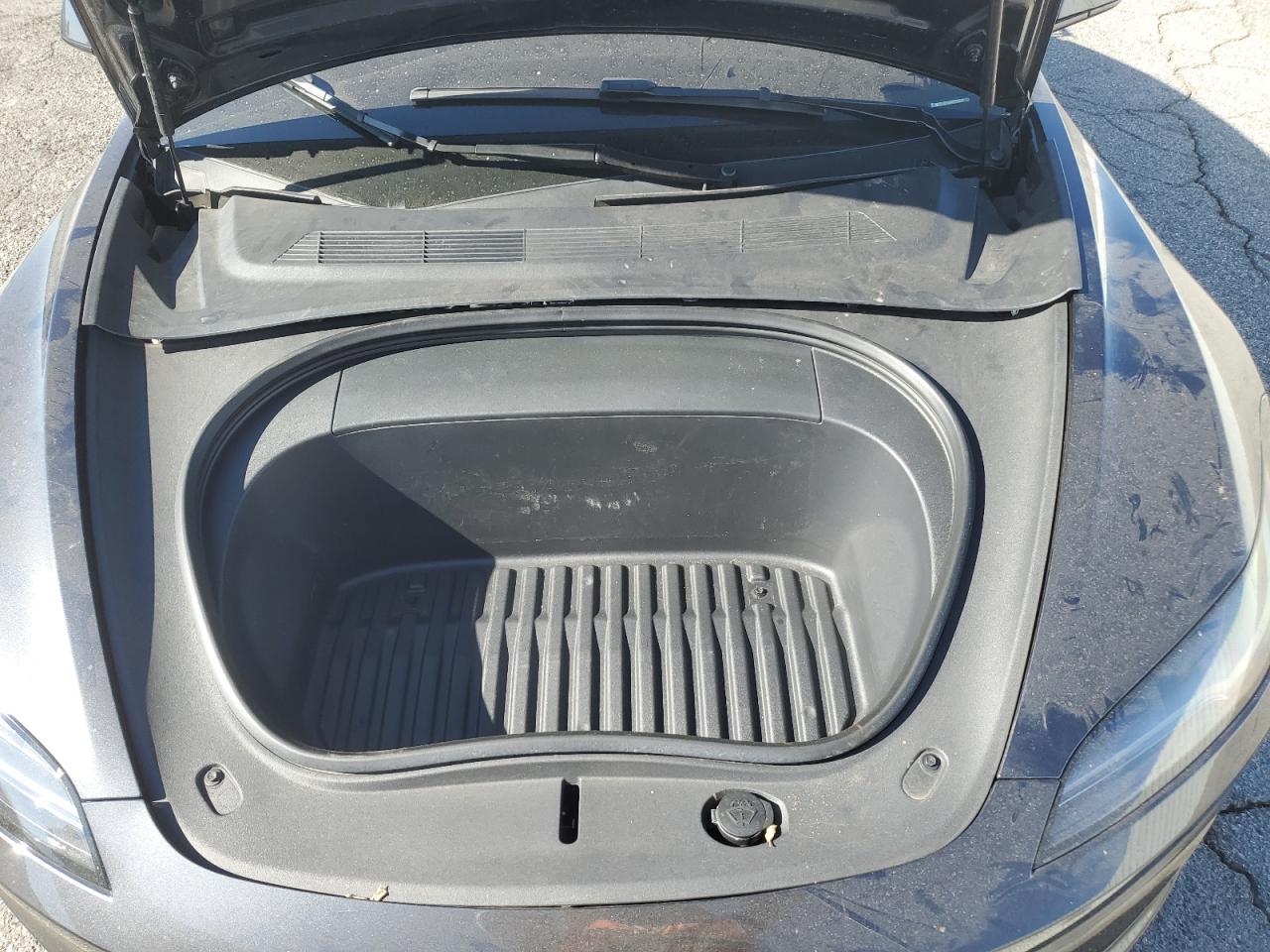 Tesla Model 3 Image 9