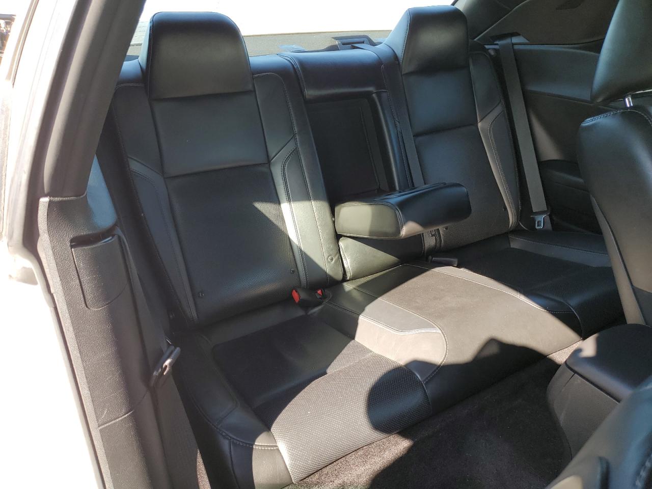 Dodge Challenger Sxt Image 8