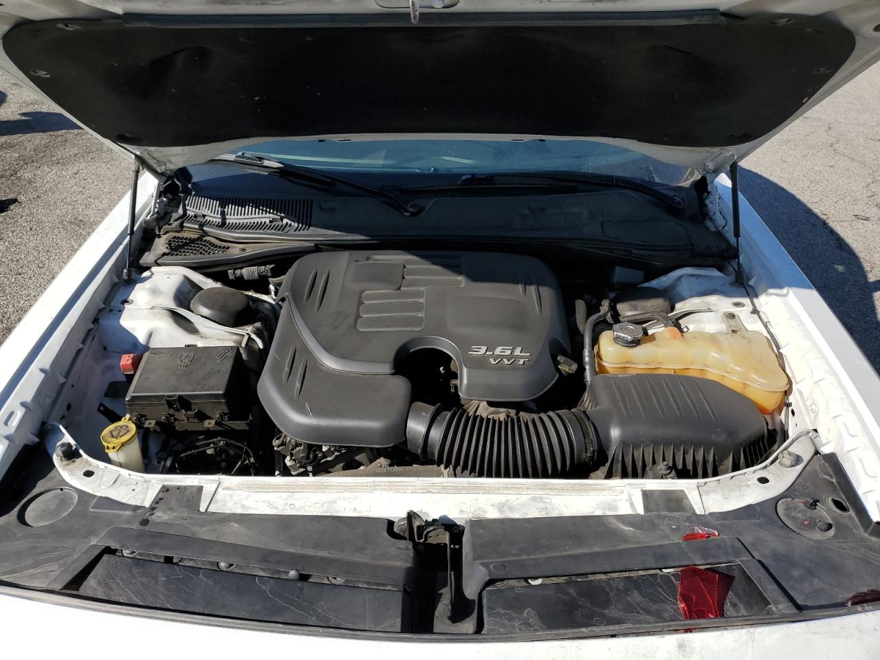 Dodge Challenger Sxt Image 12