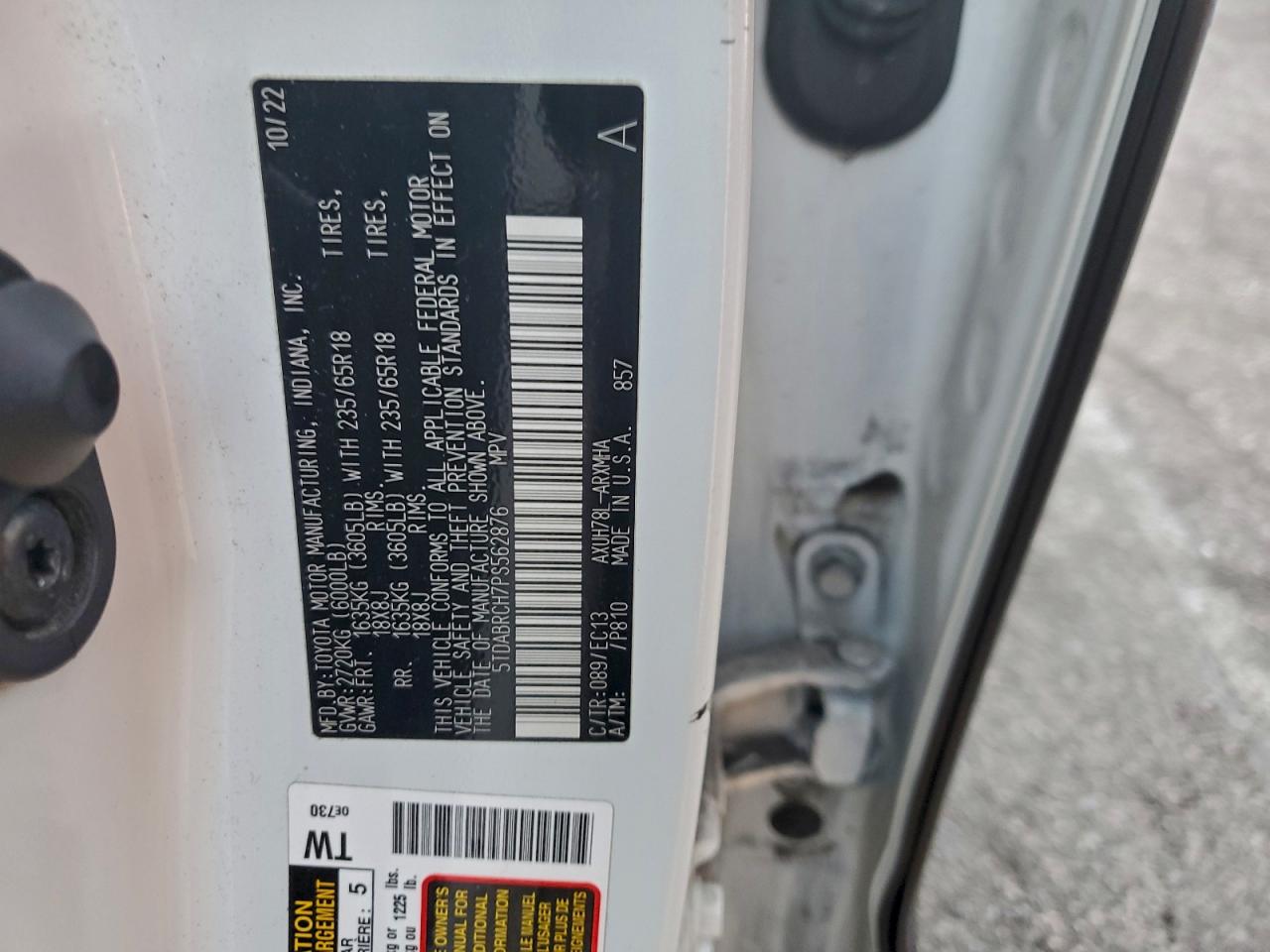 Toyota Highlander Hybrid Bronze Edition Image 10