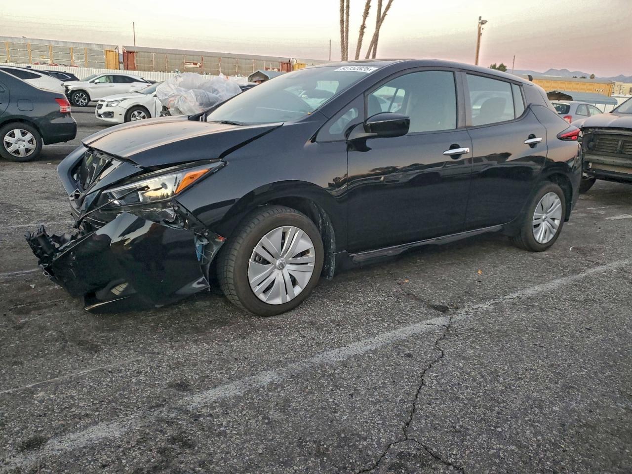 Nissan LEAF S Image 1