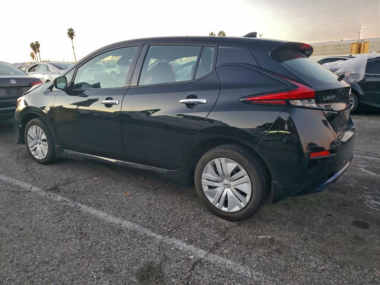 Nissan LEAF S Image 4