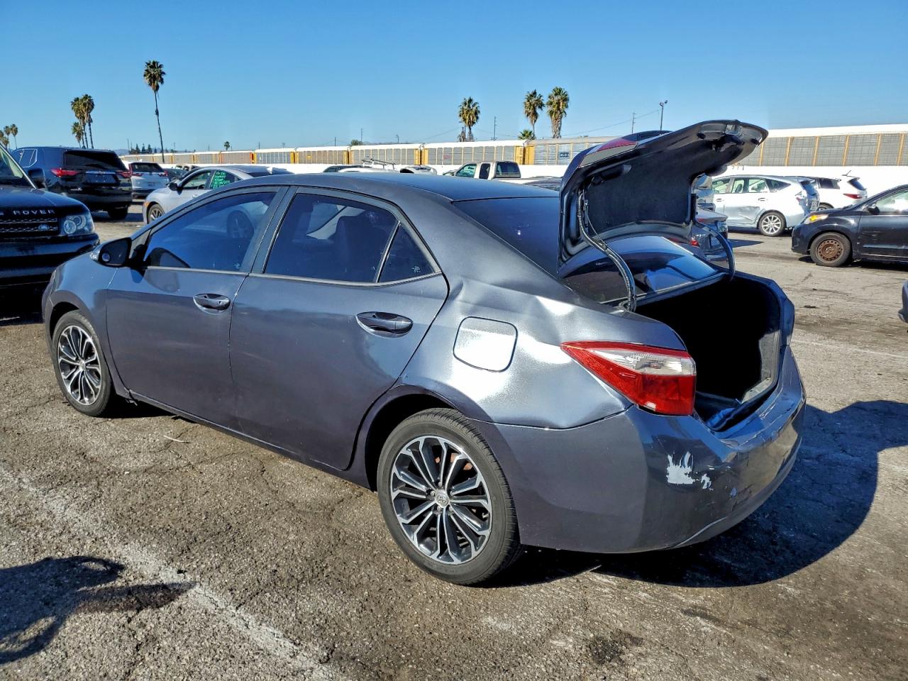 Toyota Corolla L Image 2