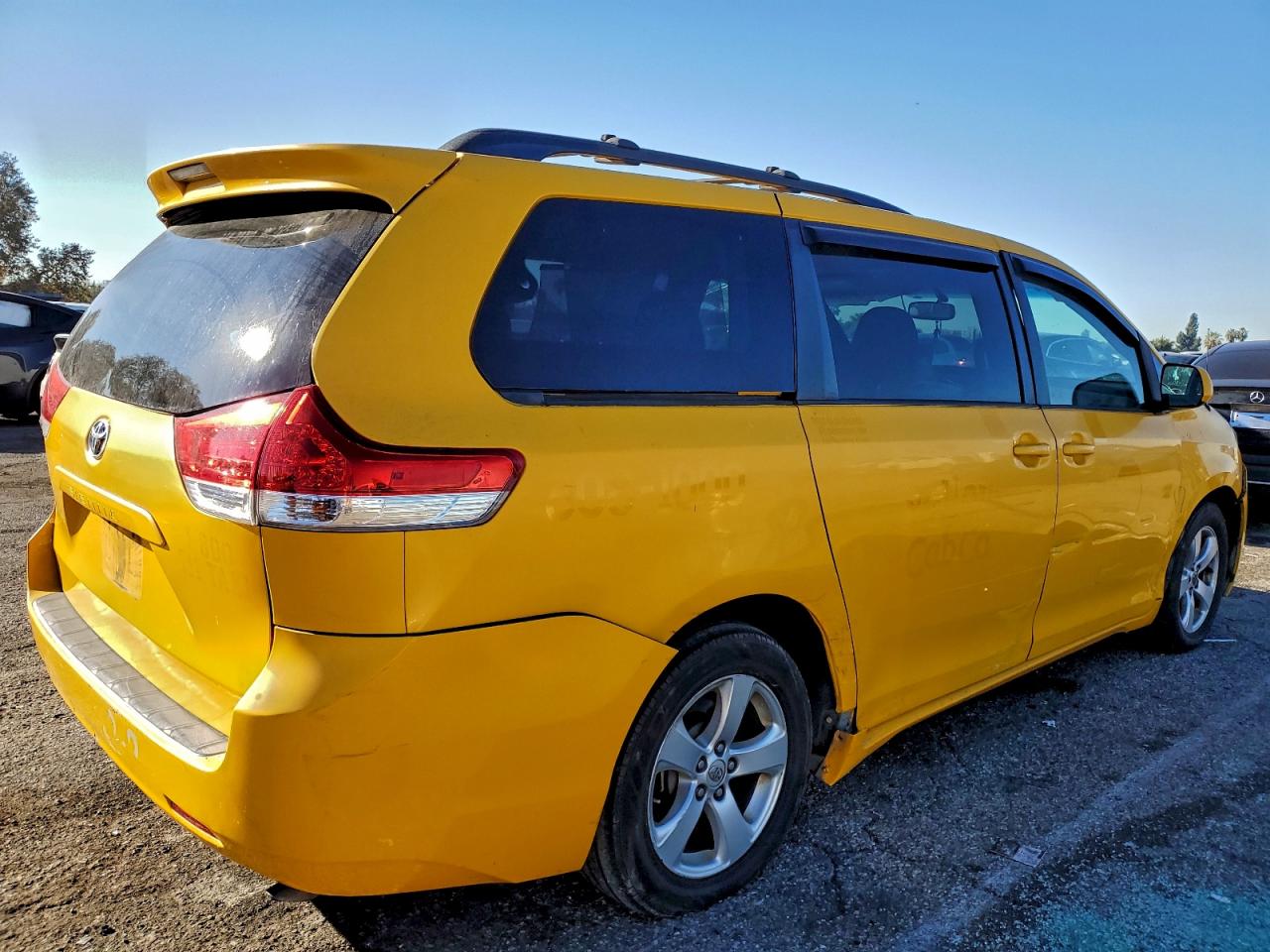 Toyota Sienna Le Image 6