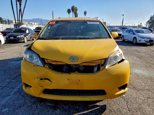 Toyota Sienna Le Image 13