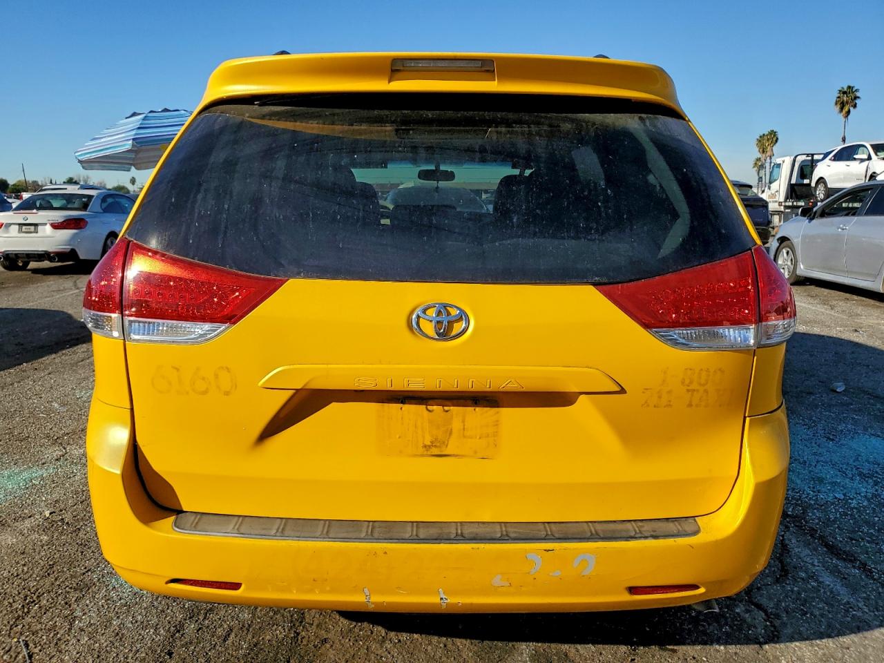 Toyota Sienna Le Image 12