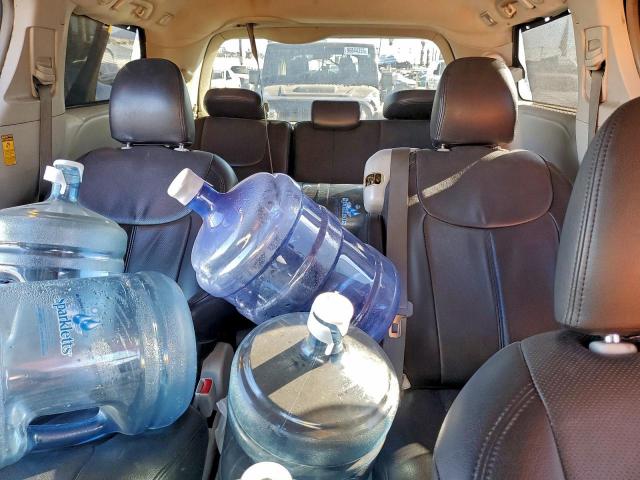 Toyota Sienna Le Image 11