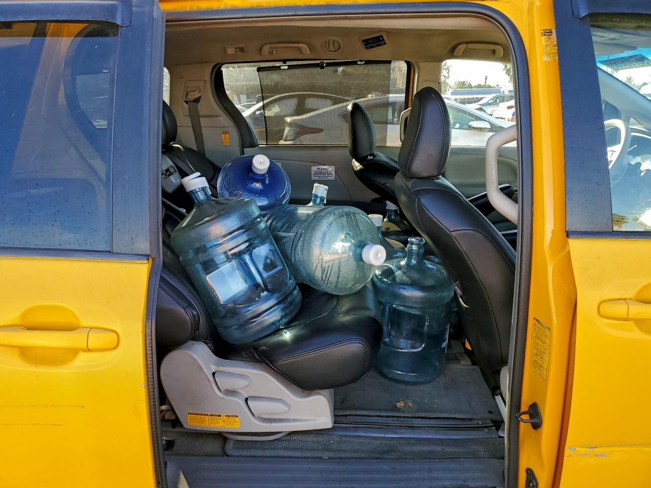 Toyota Sienna Le Image 8