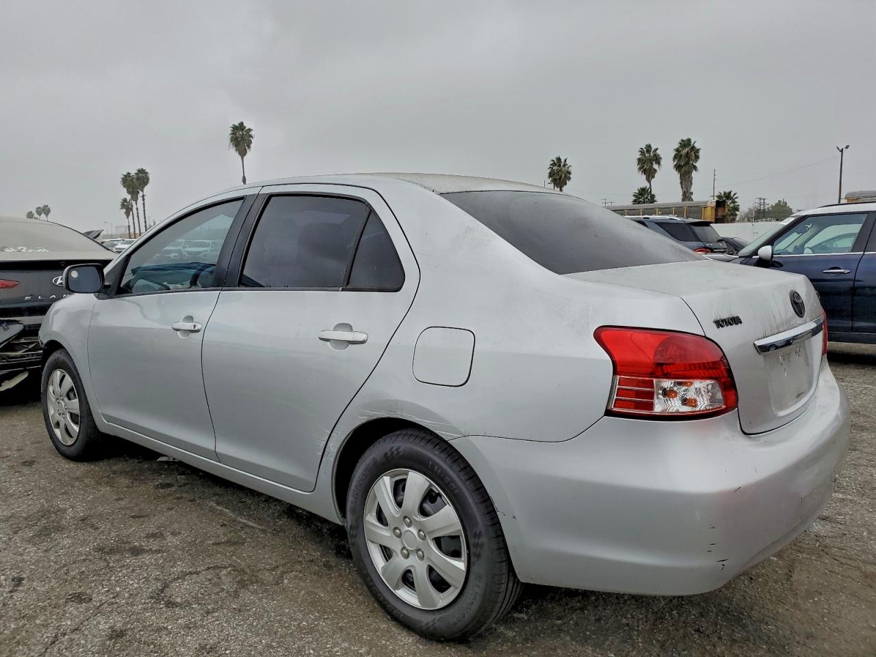 Toyota Yaris Image 2