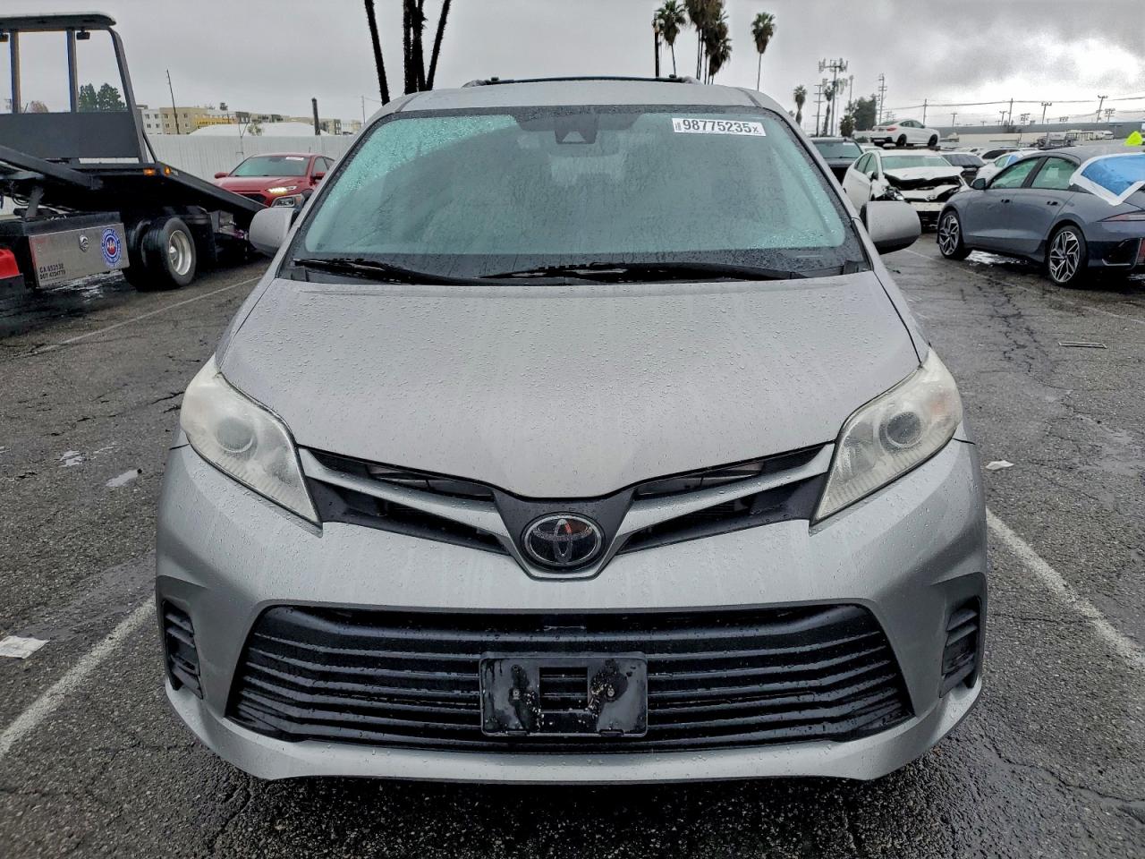 Toyota Sienna Le Image 7