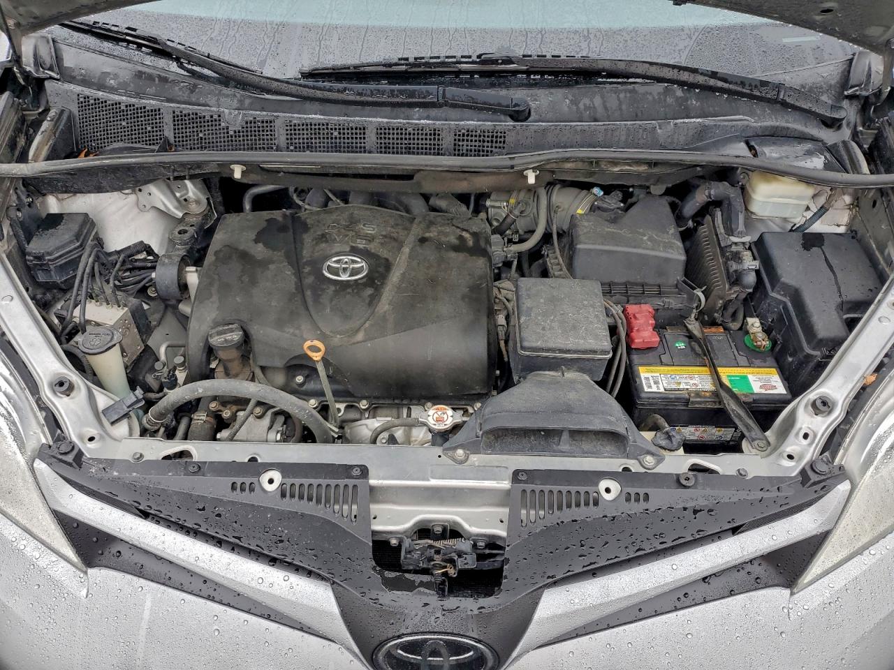 Toyota Sienna Le Image 13