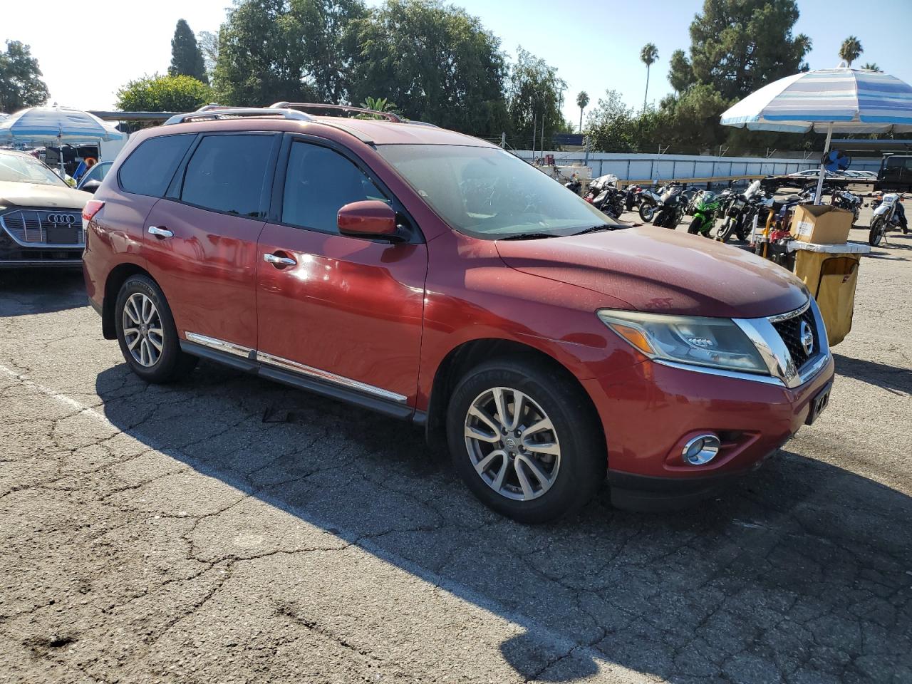 Nissan Pathfinder S Image 3