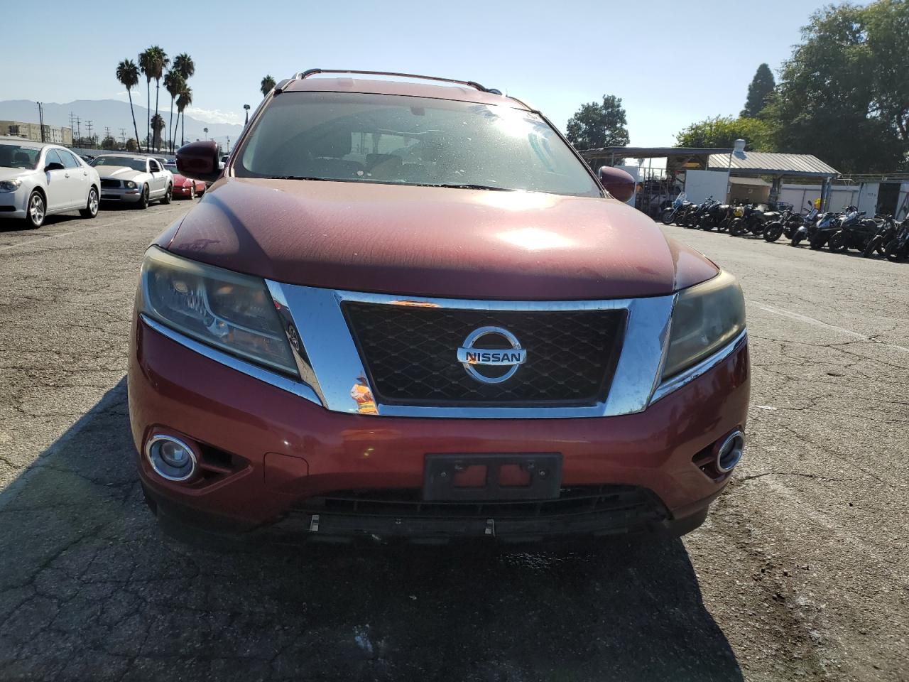 Nissan Pathfinder S Image 2