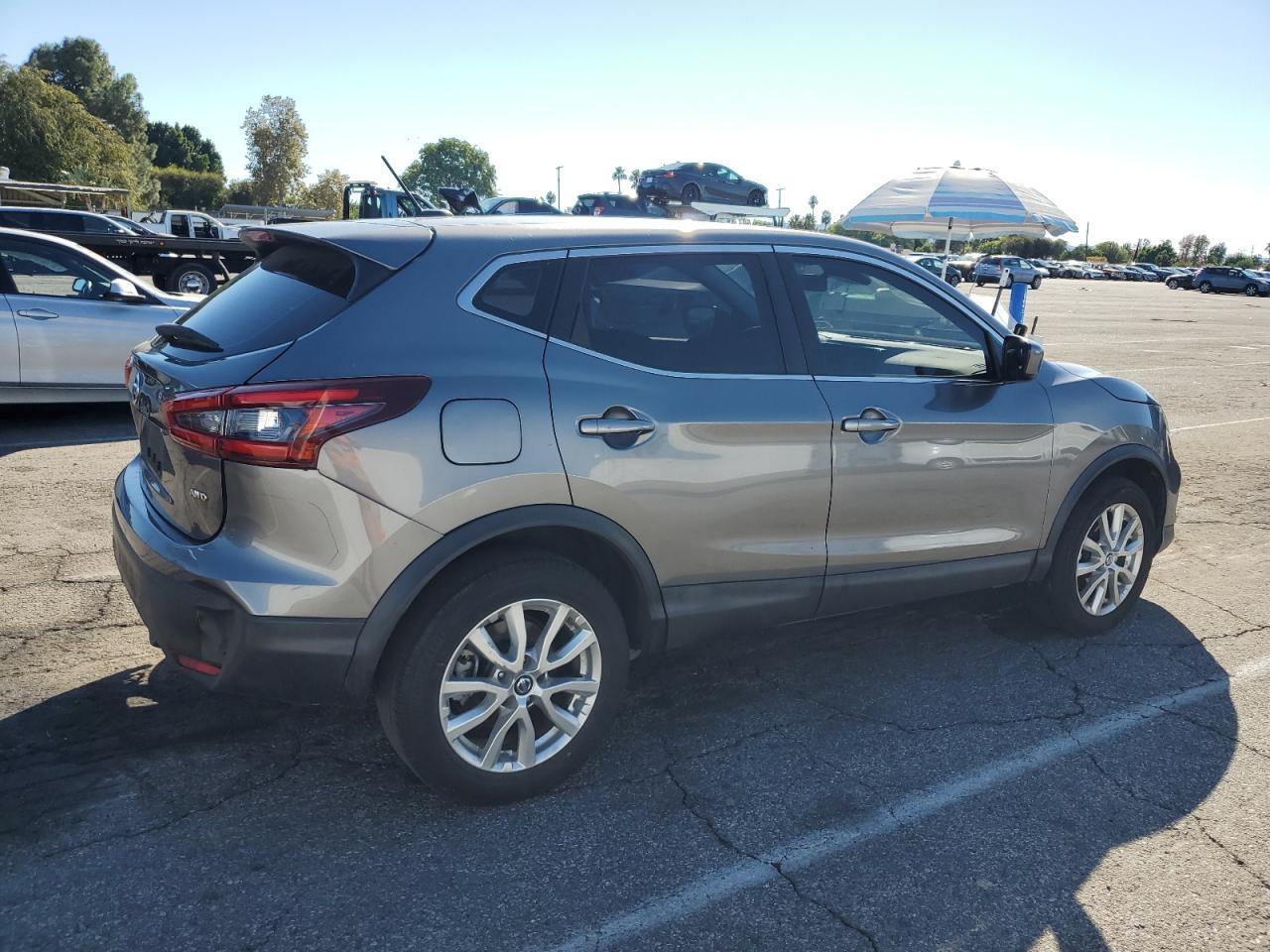 Nissan Rogue S Image 6