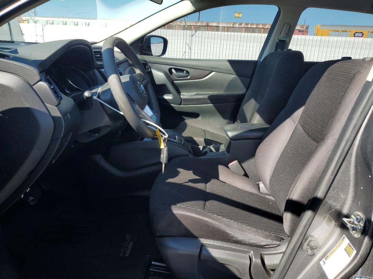 Nissan Rogue S Image 4