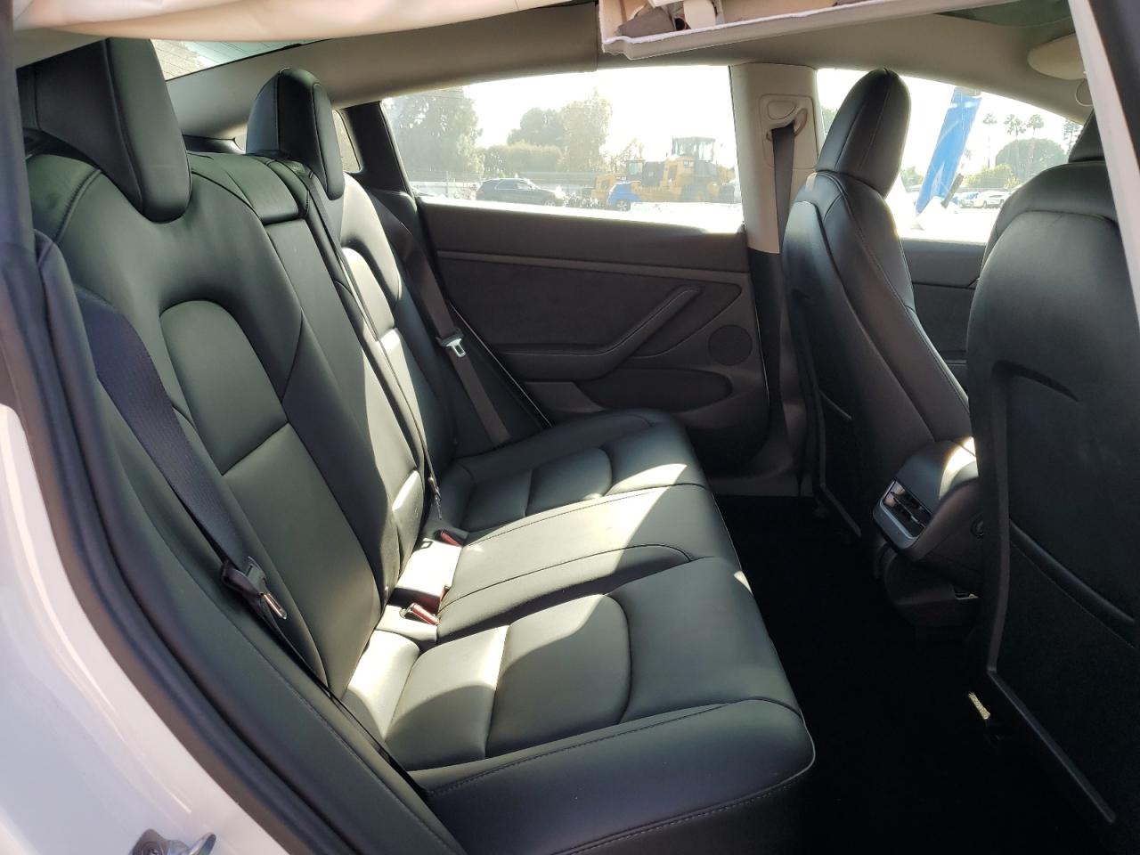 Tesla Model 3 Image 11