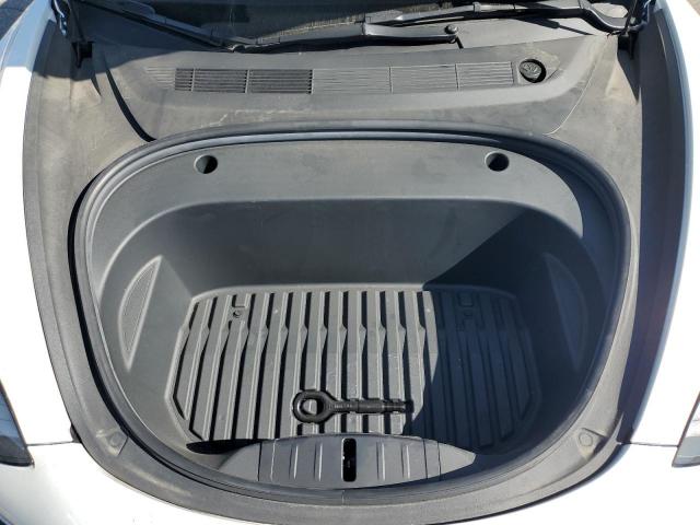 Tesla Model 3 Image 9