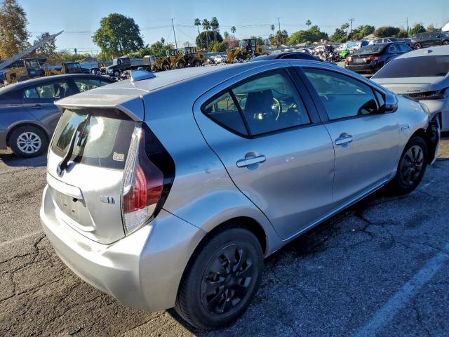 Toyota Prius Image 11