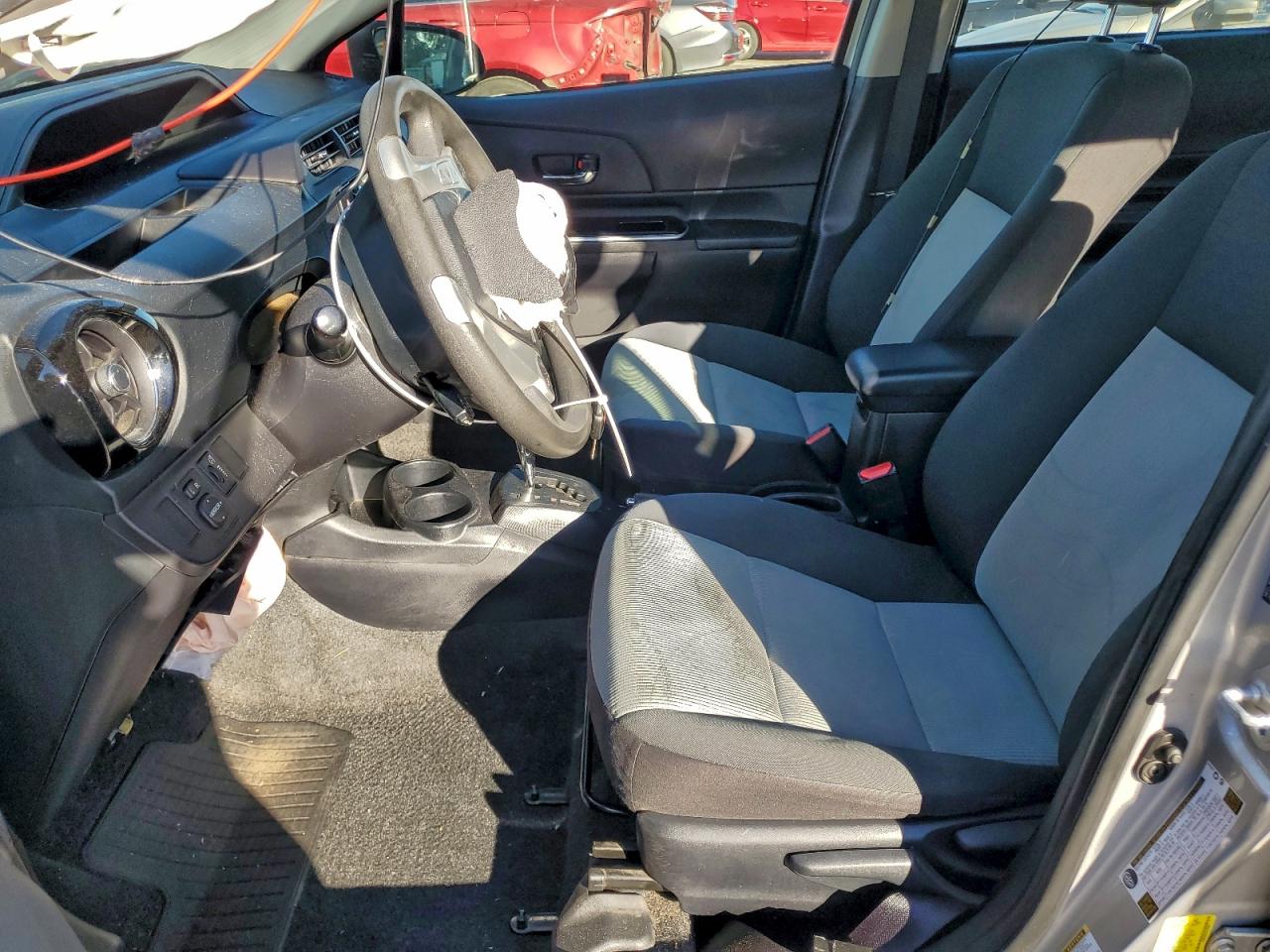 Toyota Prius Image 9