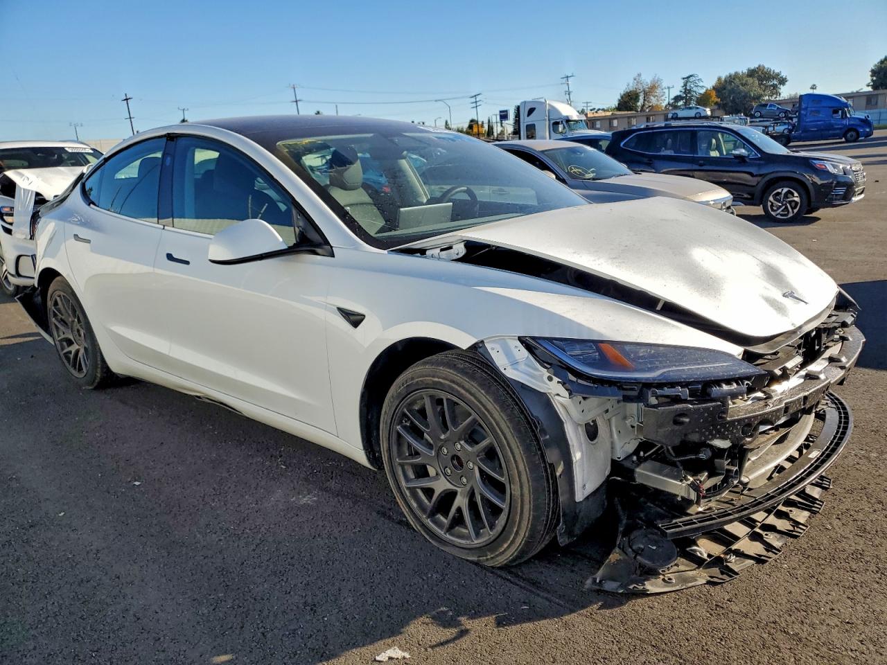Tesla Model 3 Image 11