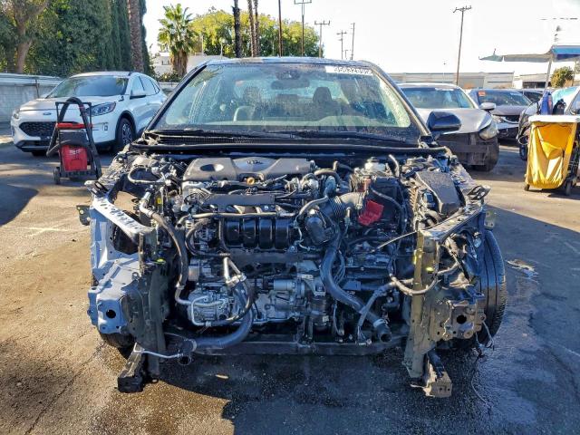 Toyota Camry Se Image 7