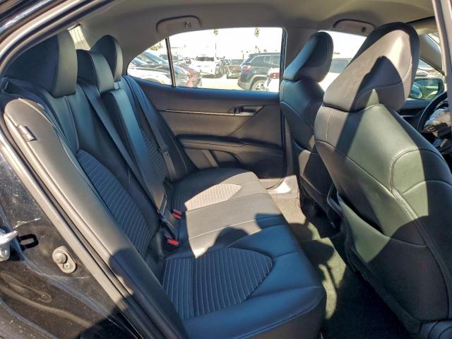 Toyota Camry Se Image 12