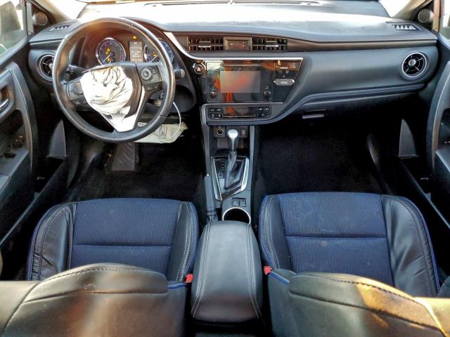 Toyota Corolla L Image 8