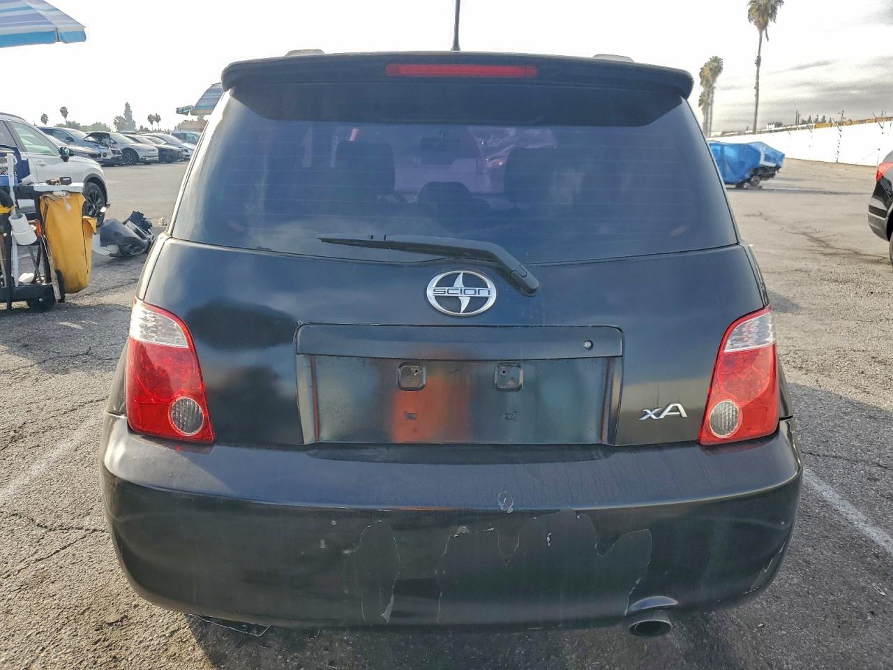 Toyota Scion Image 12