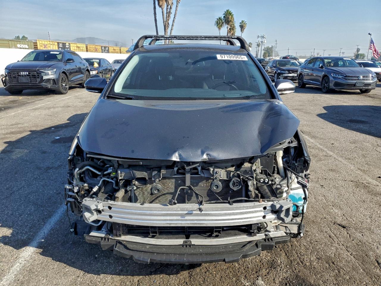 Toyota Prius Le Image 6