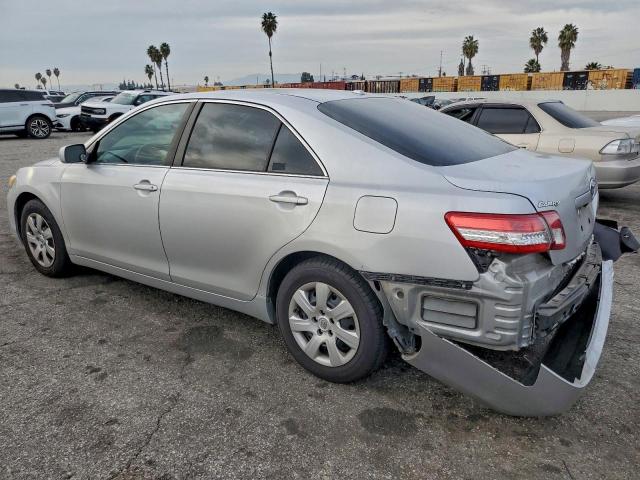 Toyota Camry Base Image 2